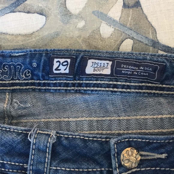 Miss Me medium wash bootcut jeans. - Picture 5 of 7